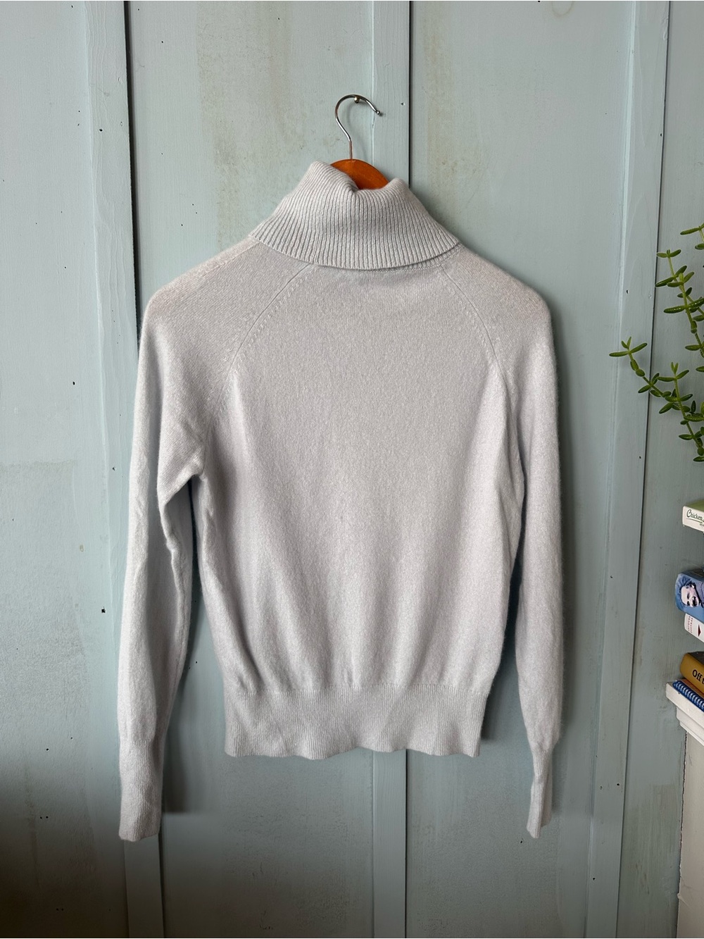 White + Warren Light Gray 100% Cashmere Turtleneck Sweater - Picture 5 of 9